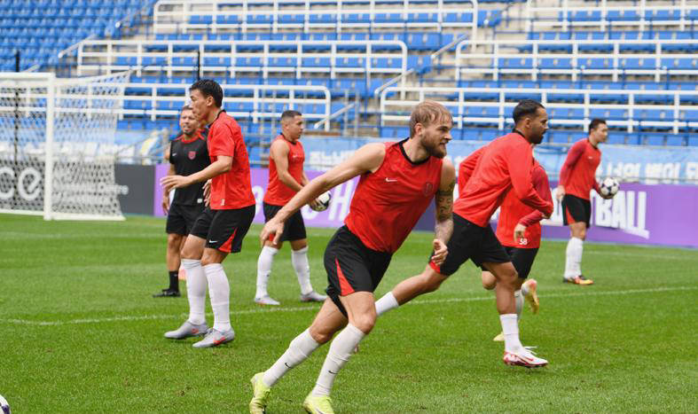 亚博体育-关于关键时刻亚冠焦点战，斯图加特单刀错失，气氛紧张，更衣室氛围转暖的信息